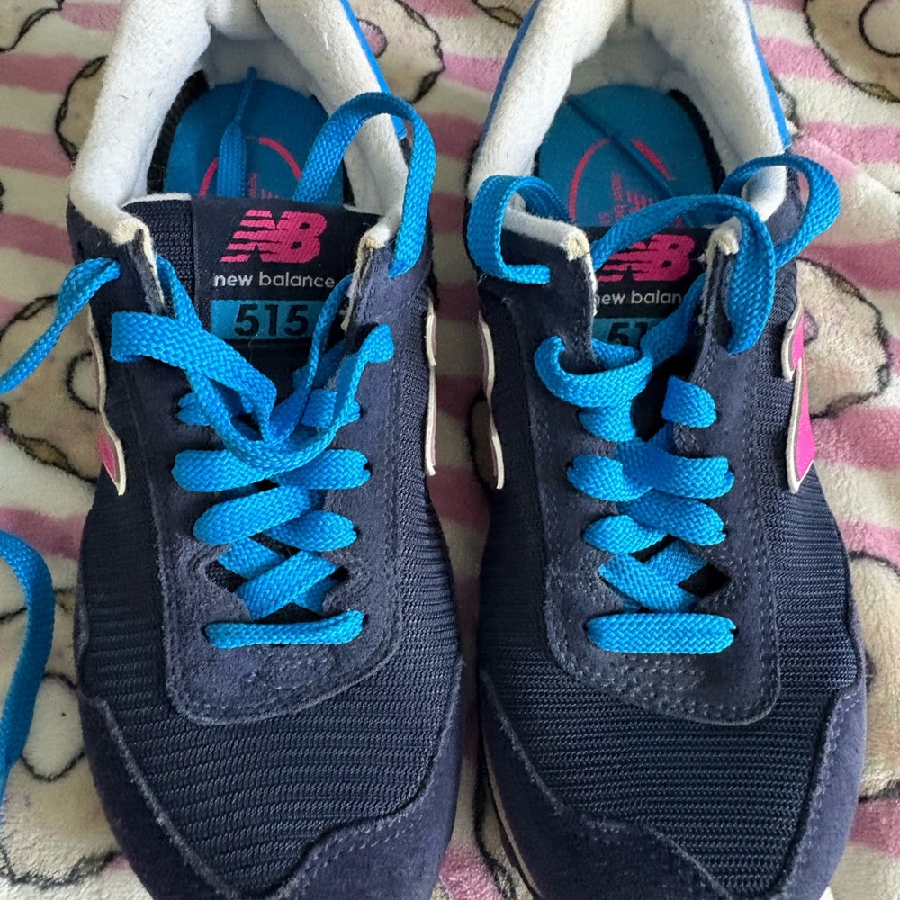 New Balance 515 Navy and Pink Sneakers